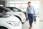 Voiture électrique du gérant : économisez jusqu’à 3 000 € de cotisations par an entre deux modèles au même prix !
