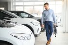 Voiture électrique du gérant : économisez jusqu’à 3 000 € de cotisations par an entre deux modèles au même prix !